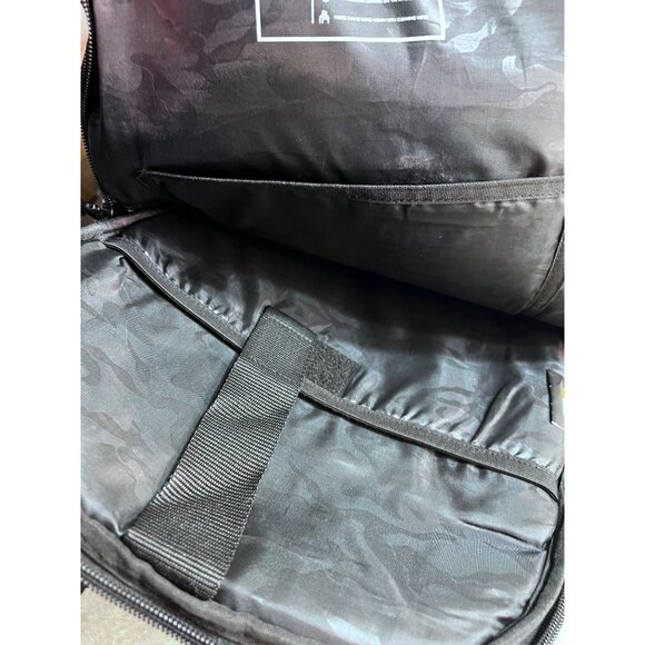 Solo New York Re:define  black laptop backpack - Picture 7 of 14